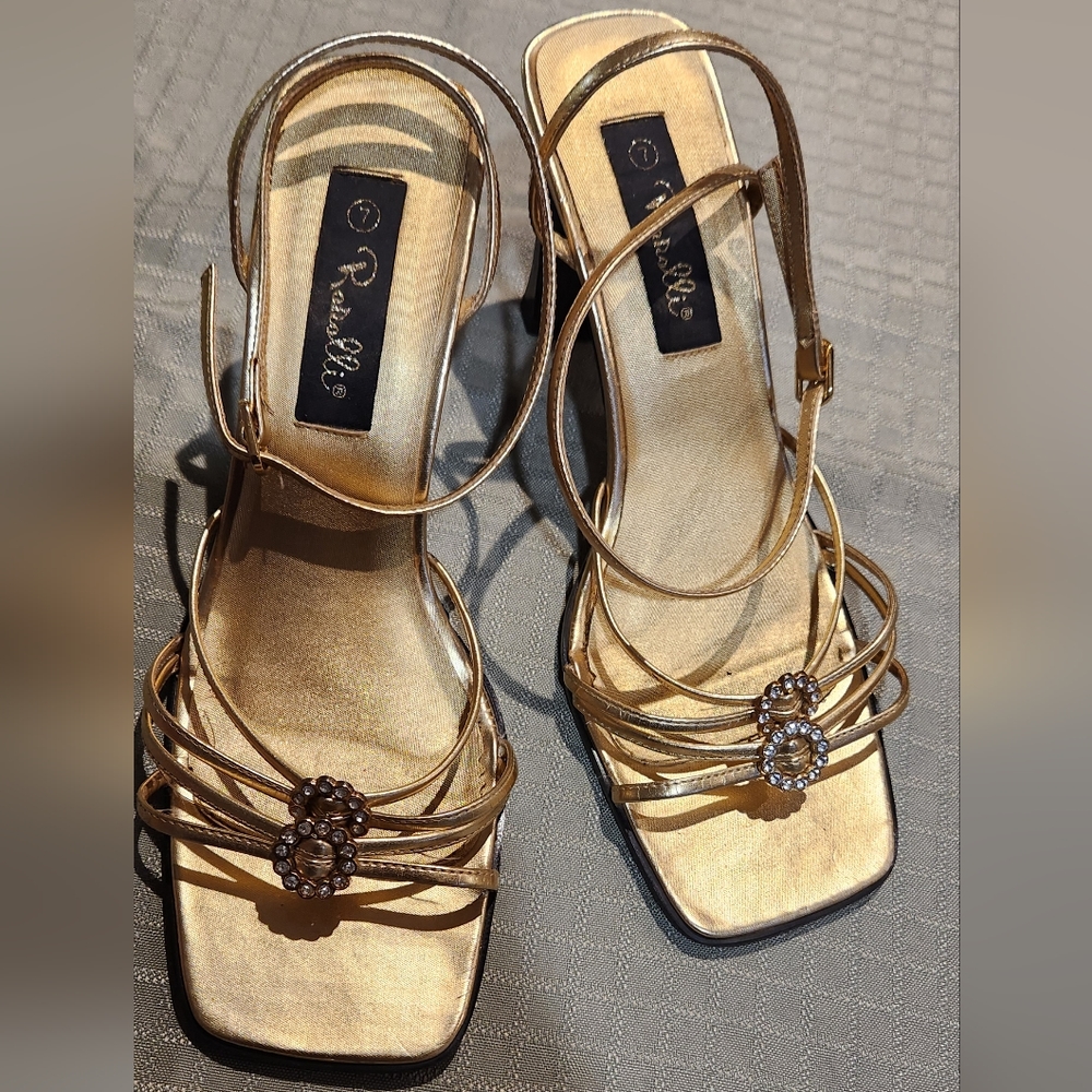 💥GOLD STRAPPY SANDALS - Picture 3 of 6
